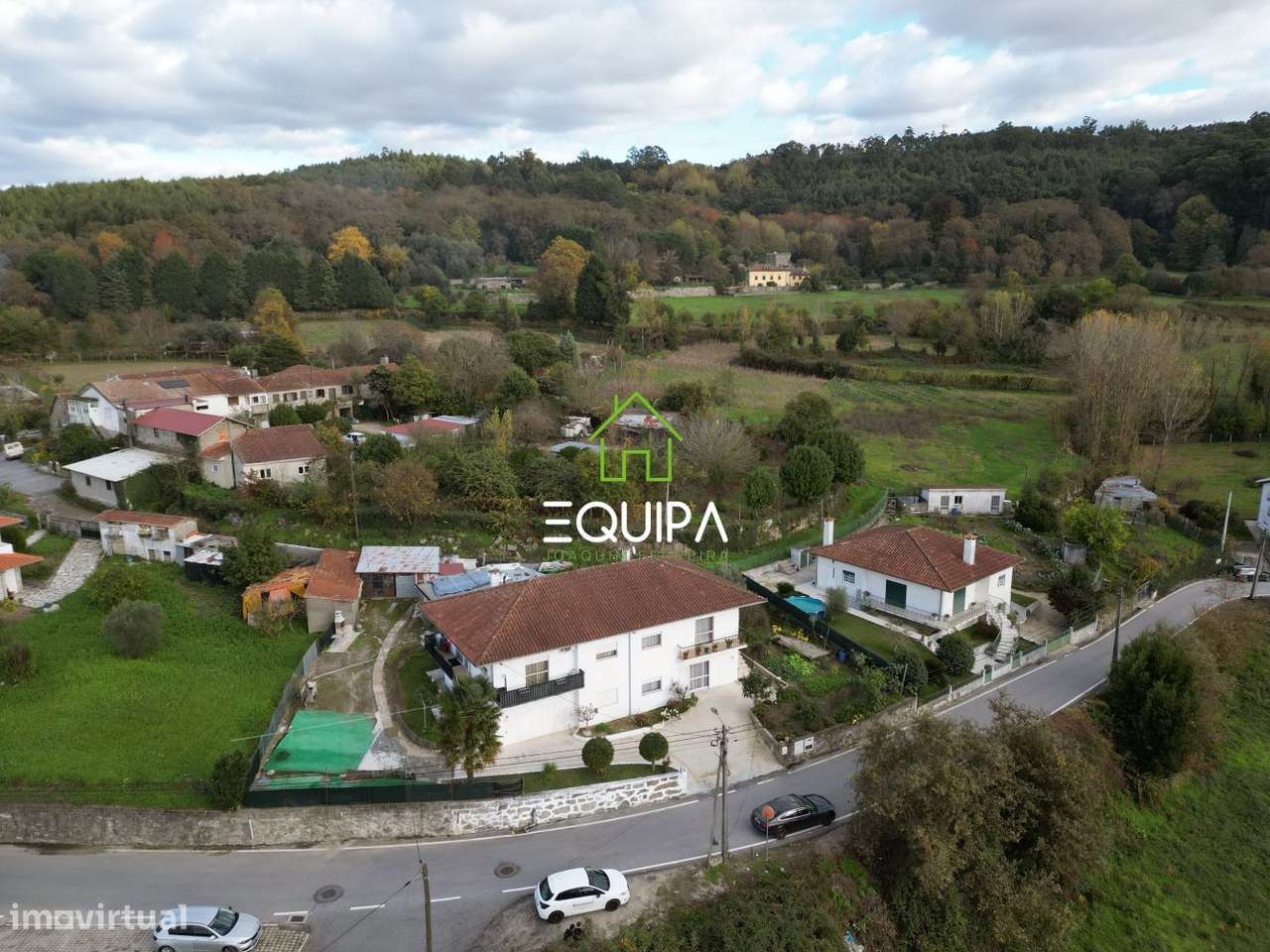 Prédio com 4 apartamentos t2 em Tabuadelo - Guimarães-1