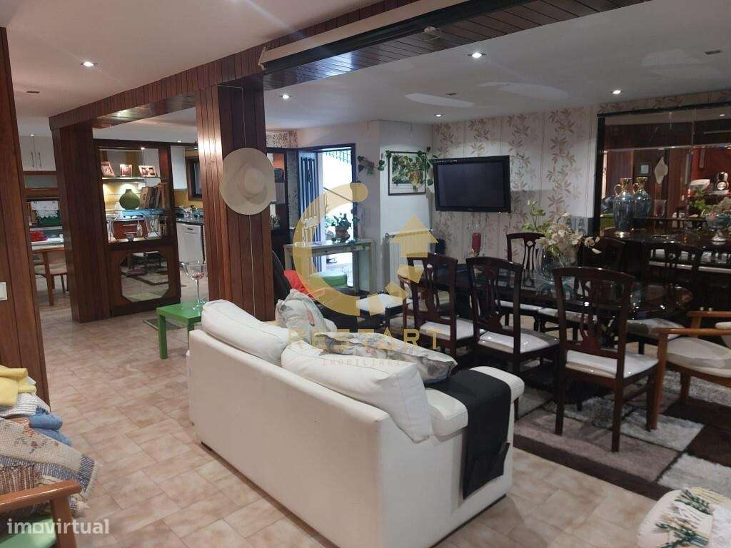 Moradia T4 geminada de 3 frentes em Baguim do Monte, Gondomar-34