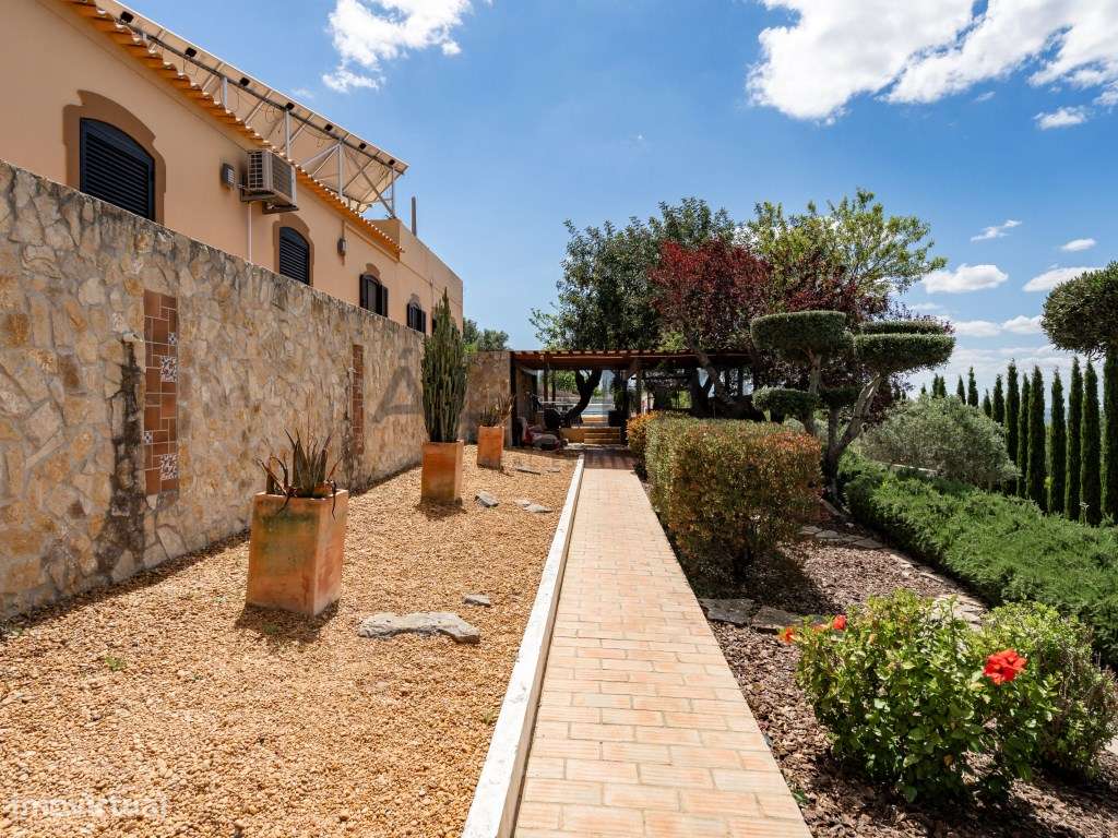Villa tradicional com piscina em Loulé-27