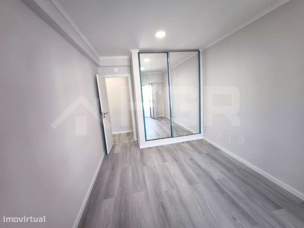 T4 | TOTALMENTE RENOVADO | BOAS ÁREAS | 2 CASAS DE BANHO | AMORA - ...-26