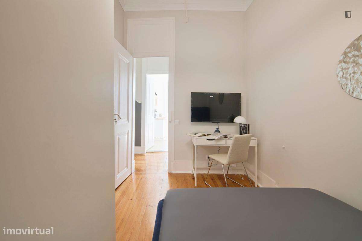 Quarto - localizado em Santos Lisbon - Grande imagem: 5/15