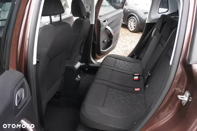 Peugeot 2008 1.2 Pure Tech Style S&S - 8