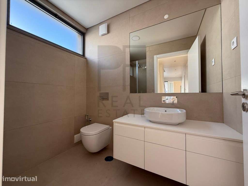 Moradia Independente T4 - Bicesse-12