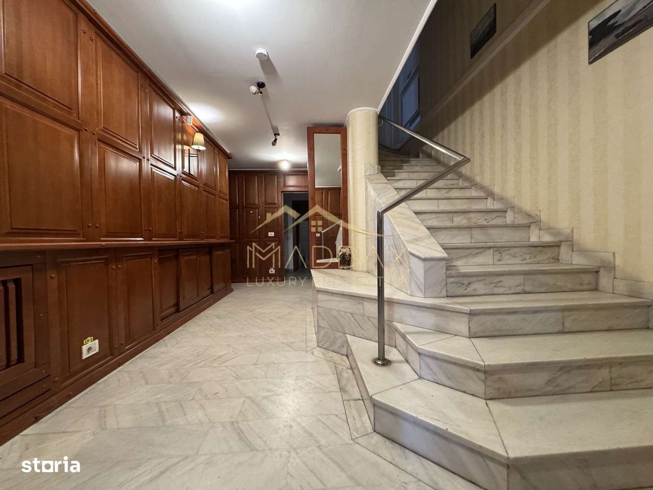 Vila cu 13 camere *460mpu* + garaj // Dorobanți-4