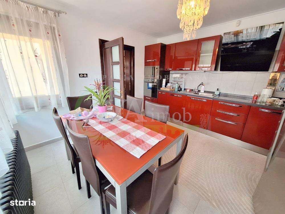 Vila eleganta ultracentrala – str. George Bacovia, Bacau - Imagine principală: 4/20