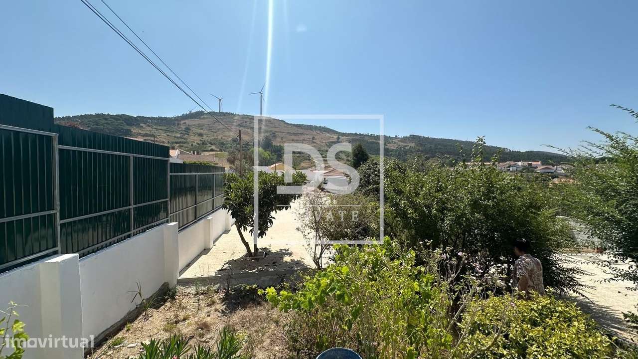 Moradia T4 com Terreno de +1500m² em Monte Redondo-14