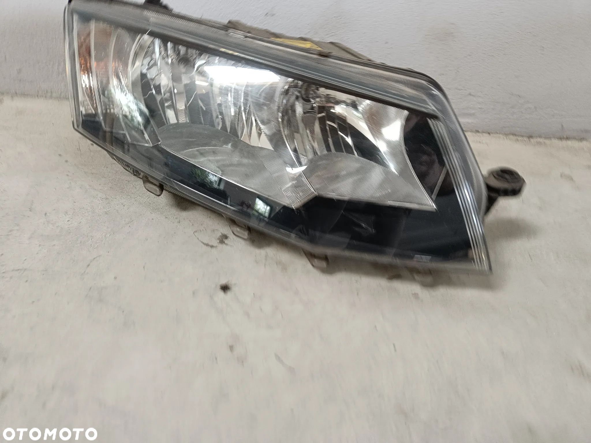 Lampa Prawa Przednia Skoda Octavia 3 III Reflektor Prawy Przód 5E2941016 - 1