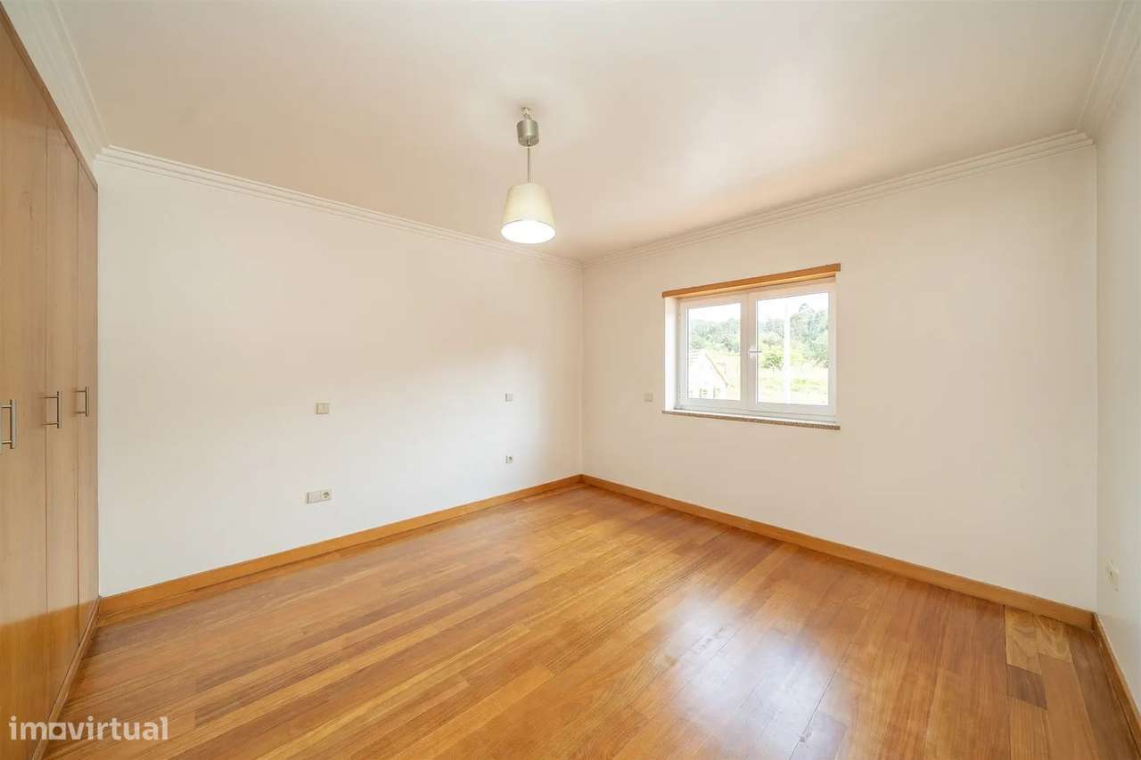 Moradia T4 com piscina nas Marinhas | Esposende-43