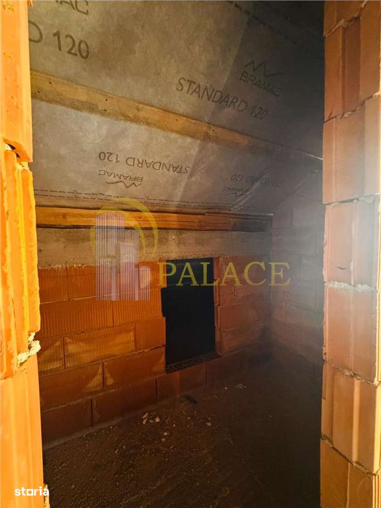 Casa individuala cu garaj si subsol 5 camere Vorovesti-9