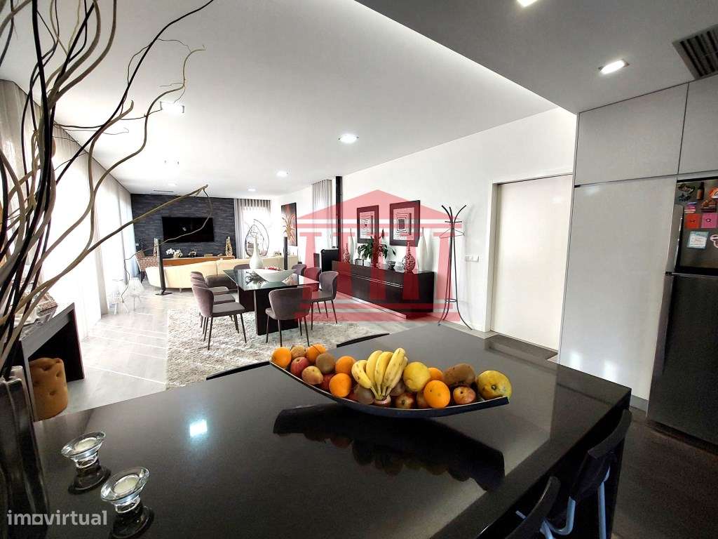 MORADIA TÉRREA SEMINOVA-24