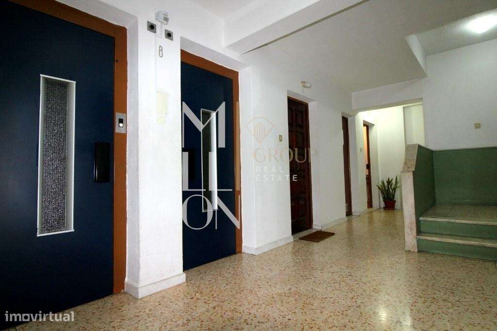 Apartamento T3 com excelente localização junto ao Hospital de Setúbal - Grande imagem: 2/35