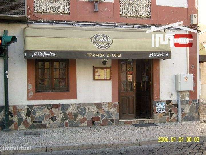 Prédio Habitacional Rés-do-Chão e 1º andar no Centro do Montijo - P... - Grande imagem: 4/28