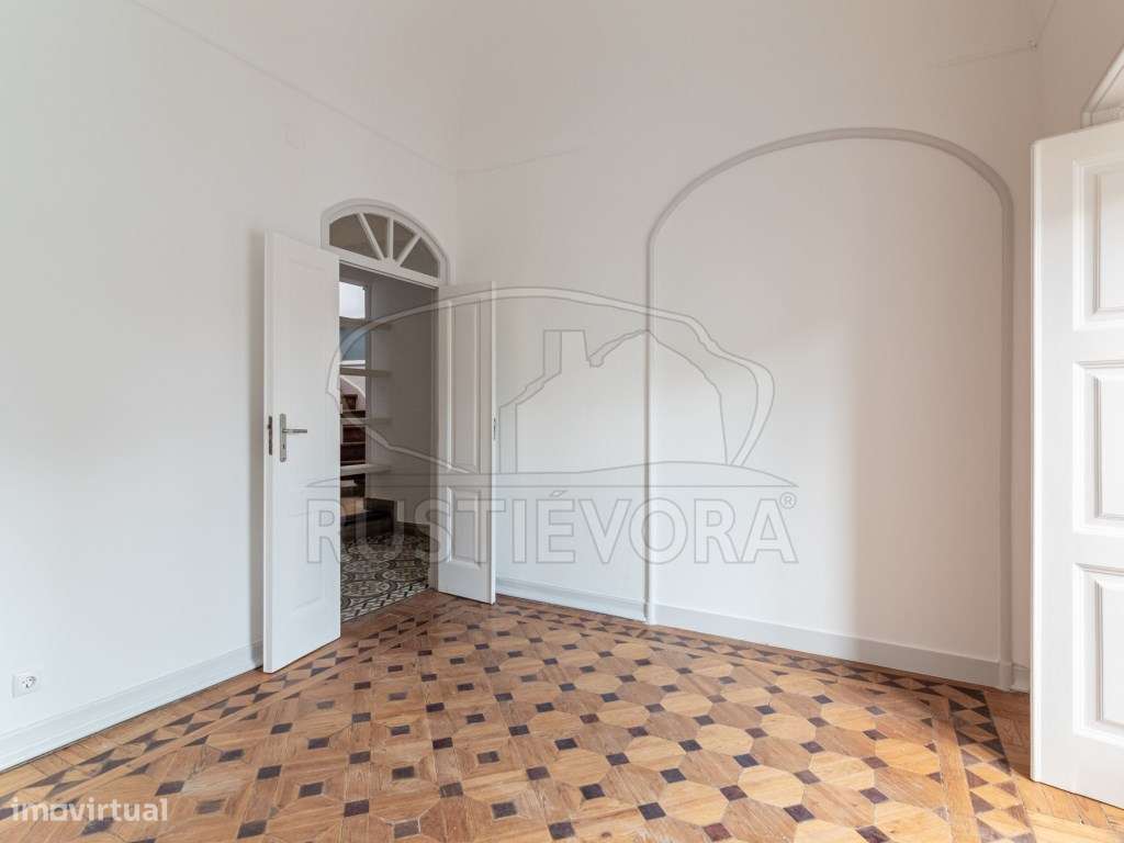 Moradia T4 + 1 com terraço no Centro Histórico de Évora | Arrendamento - Grande imagem: 3/32