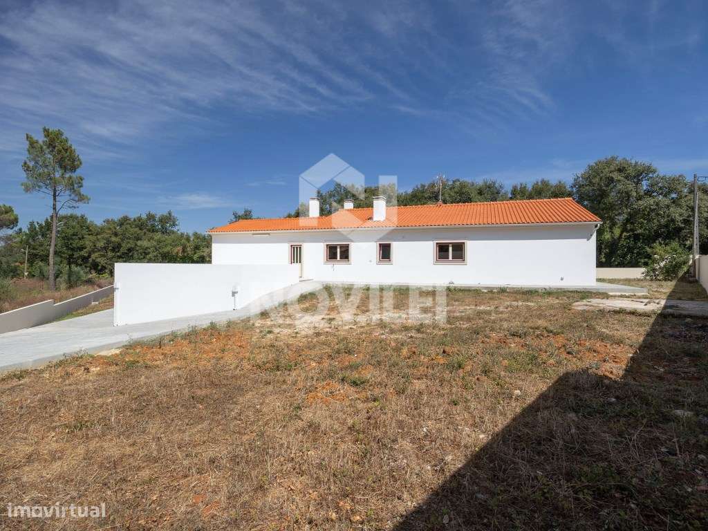 Moradia Isolada Térrea, renovada, 1500m2 de terreno murados-27