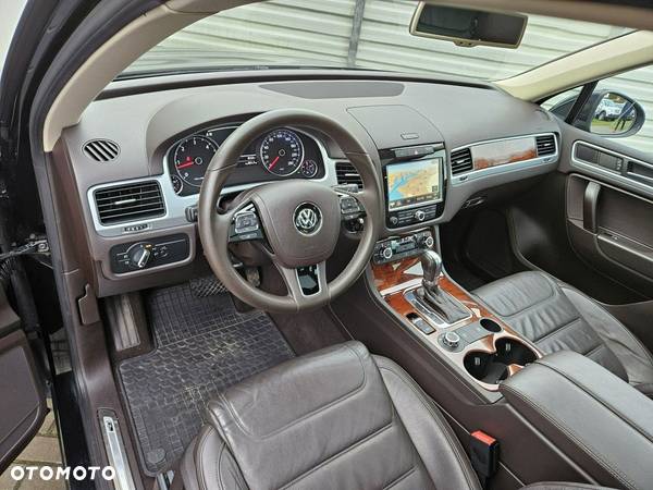 Volkswagen Touareg 3.0 V6 TDI BMT Perfectline R-Style - 24