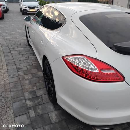 Porsche Panamera 4 PDK Platinum Edition - 21