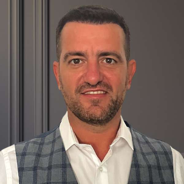 Dezvoltatori: Mihai Dediu - Bucuresti (judetul)