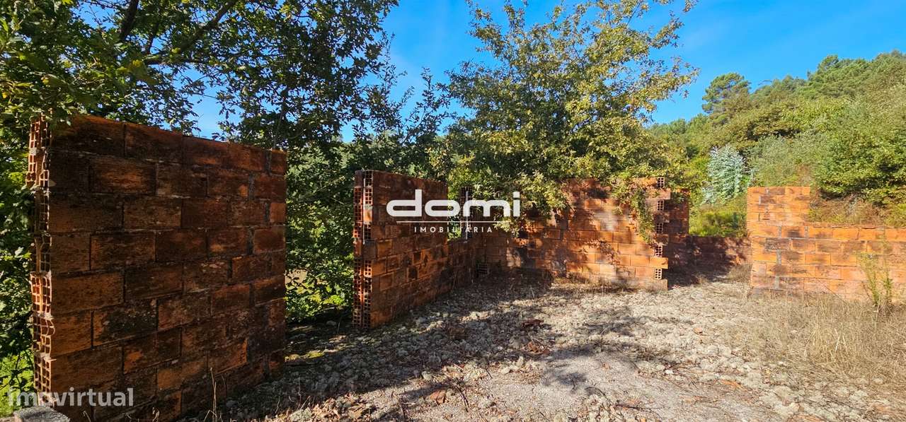 &#127969; Moradia Rústica em Pedra para Recuperar – Pedreiras, Valadar - Grande imagem: 5/13