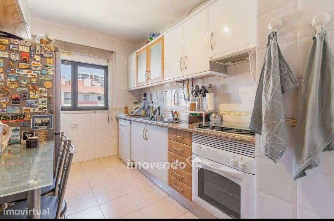 T2 com garagem e arrecadação/ Hospital Santa Maria/ Quinta dos Barros - Grande imagem: 5/13