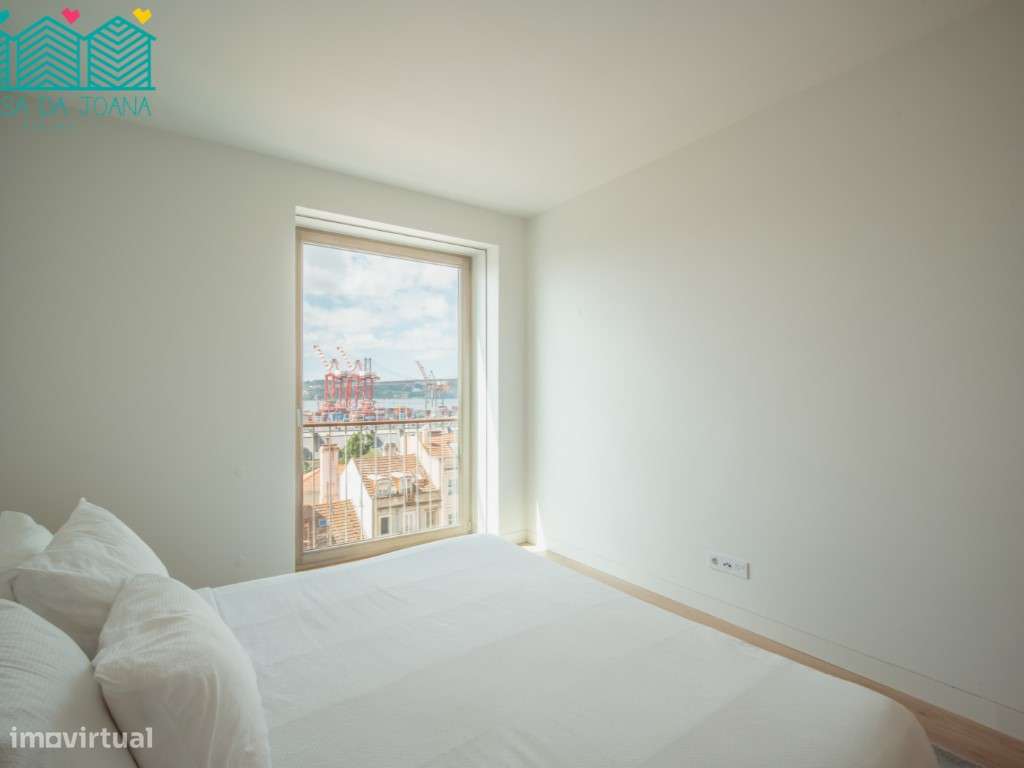 Apartamento T4 com Lugares de Garagem no Centro de Lisboa-28