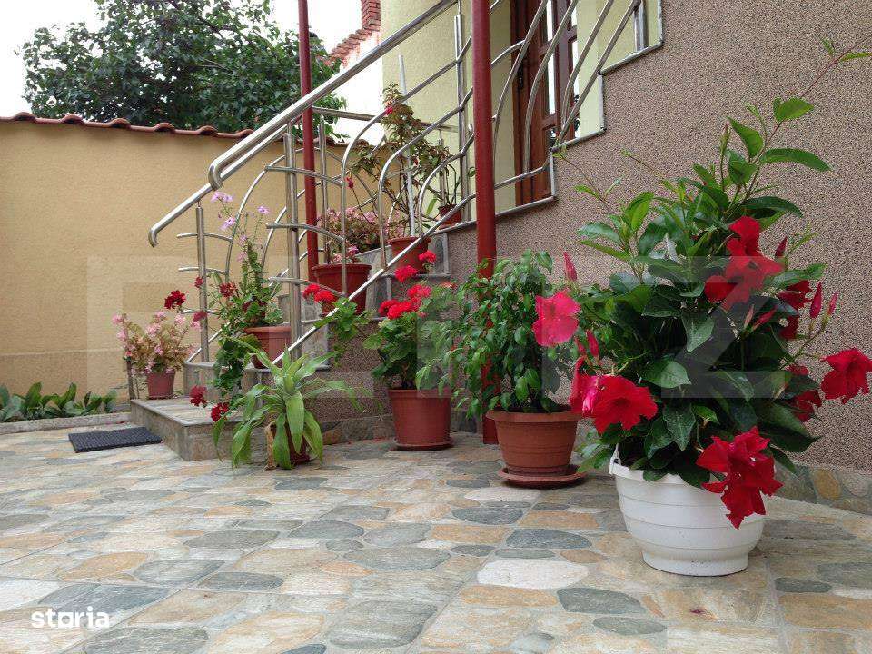 Pensiune turistica + casa de locuit, 315 mp, teren 761 mp, zona Bariti - Imagine principală: 4/19