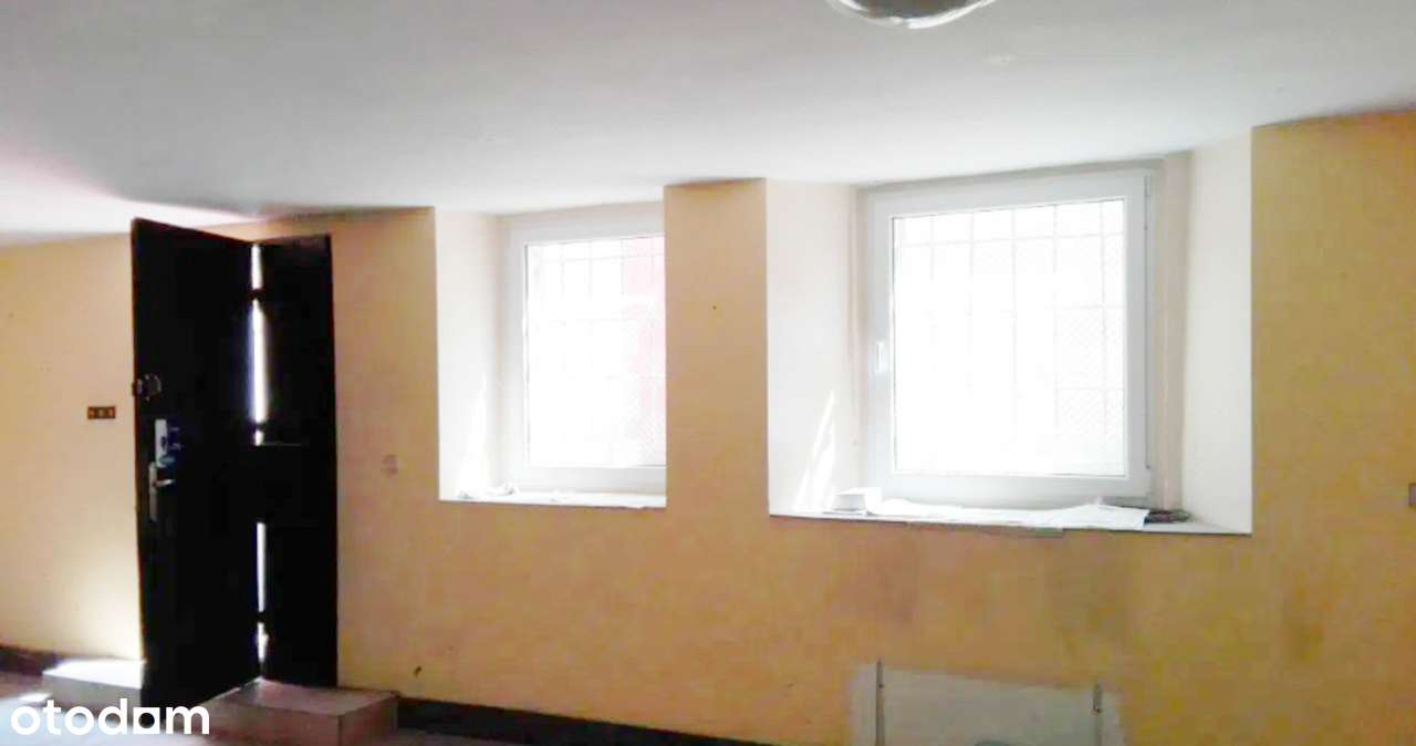 Lokal komercyjny z potencjałem w centrum Łazarza, do remontu! - Pełny obrazek: 4/7