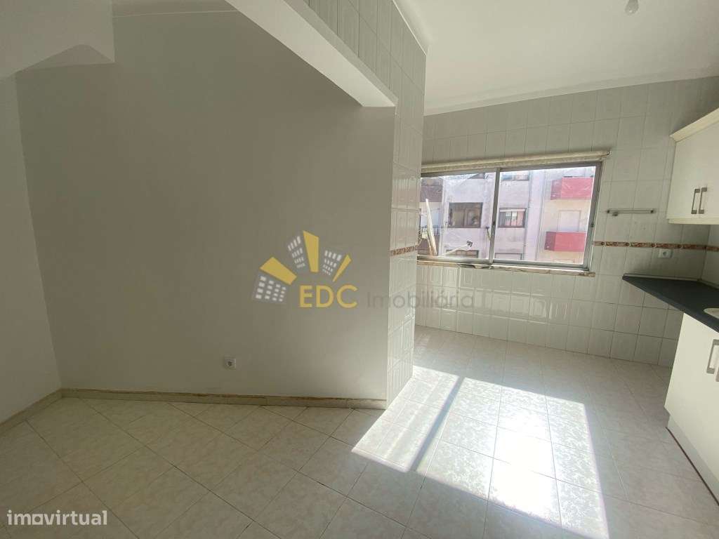 Apartamento T4 com Grande Potencial e Ótima Localização | Localizad...-13