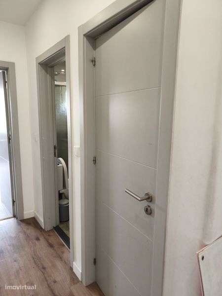 T2 Av. Pedro Álvares Cabral, junto à Vila chã - Grande imagem: 5/12