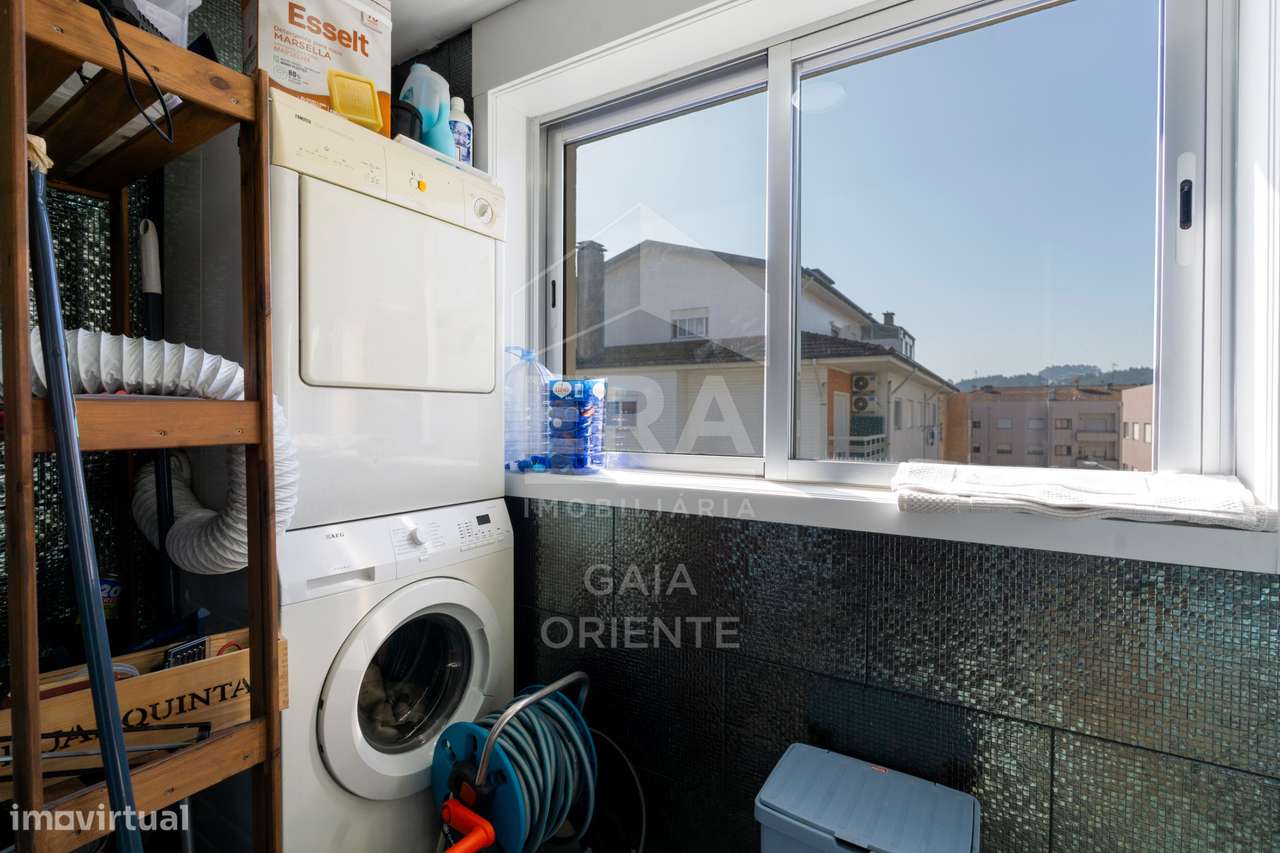 T2 com terraço e garagem em Vilar de Andorinho-8