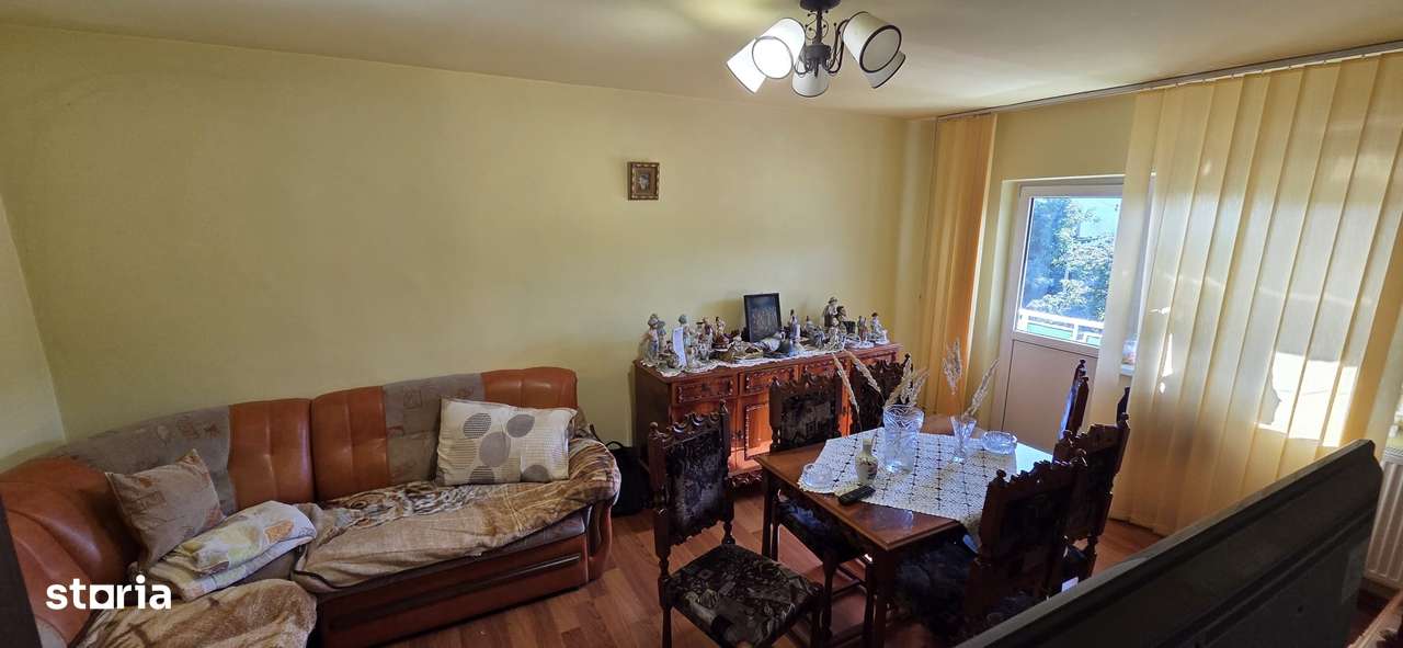 Ap 3 Camere 2 bai 2 balcoane etaj 3 zona Aradului 119.000 euro - Imagine principală: 5/14