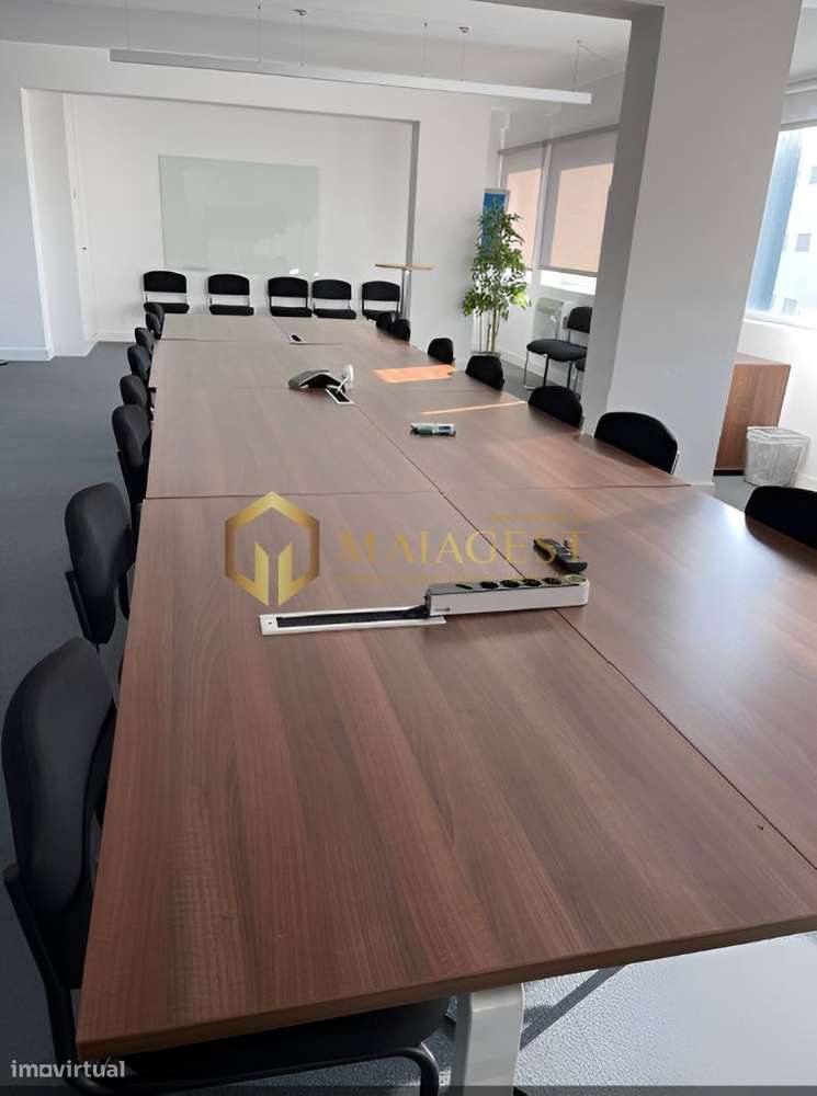 Escritórios no centro do Porto com grande áreas - Grande imagem: 3/9