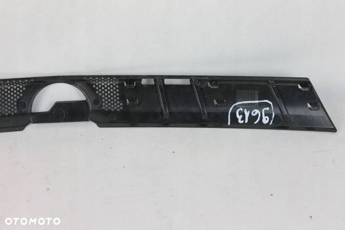 Atrapa Grill przód ramka listwa przednia Opel Astra H III 3 - 6