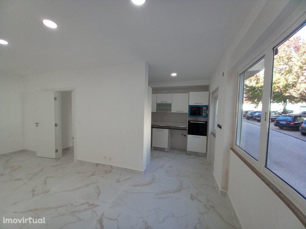 Apartamento T3 com 2 casas de banho no Cacém