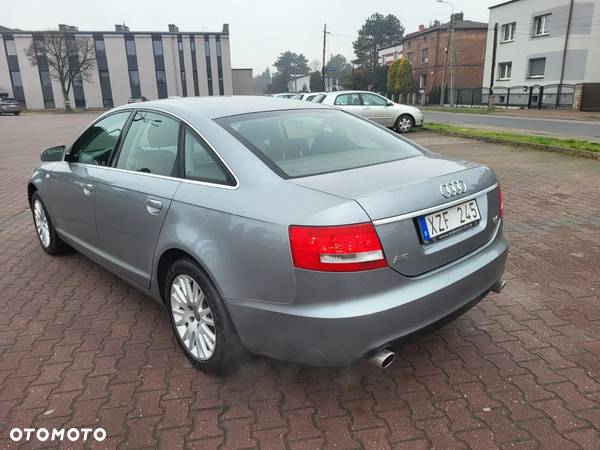 Audi A6 2.4 Quattro - 2