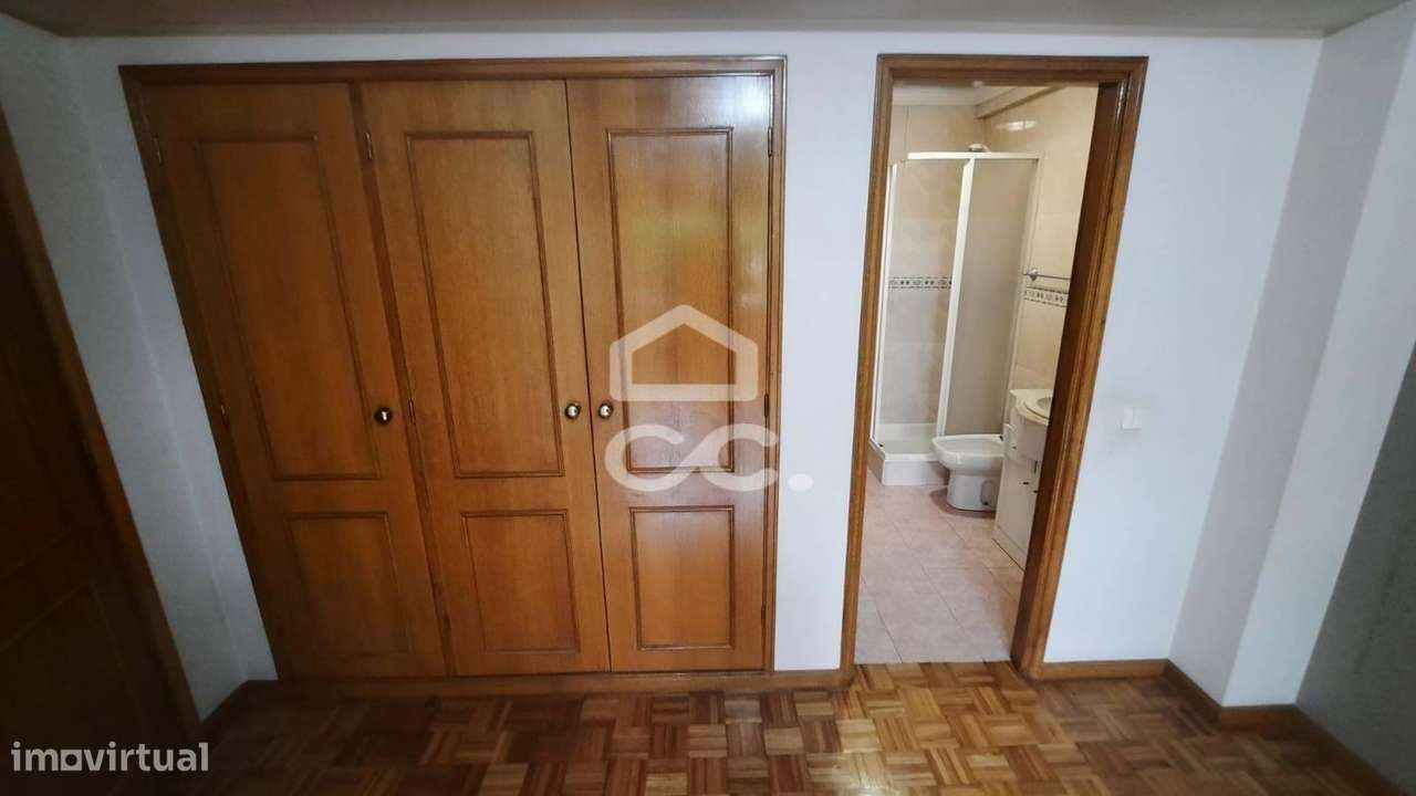 Apartamento T3+1 situado na zona da Levada, em Rio Tinto, Gondomar-12