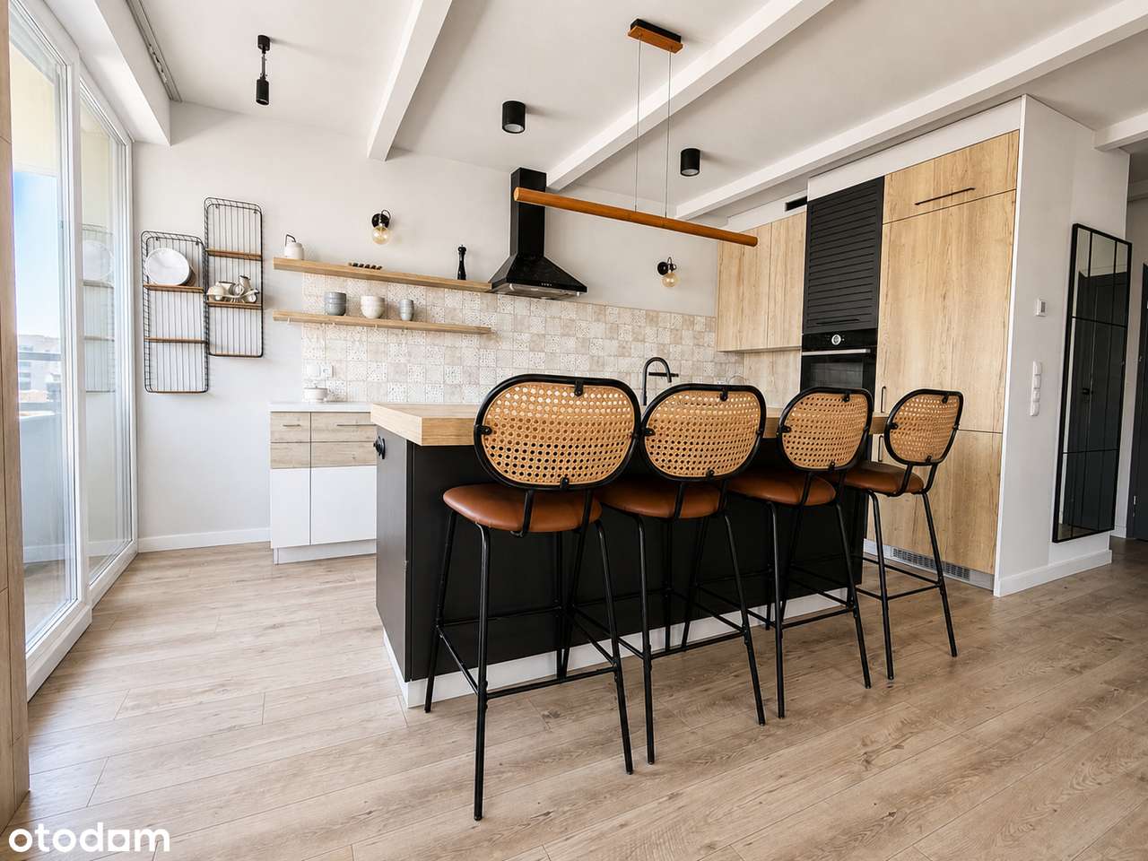 Designerski apartament 55 m² z balkonem i prywatnym tarasem na dachu