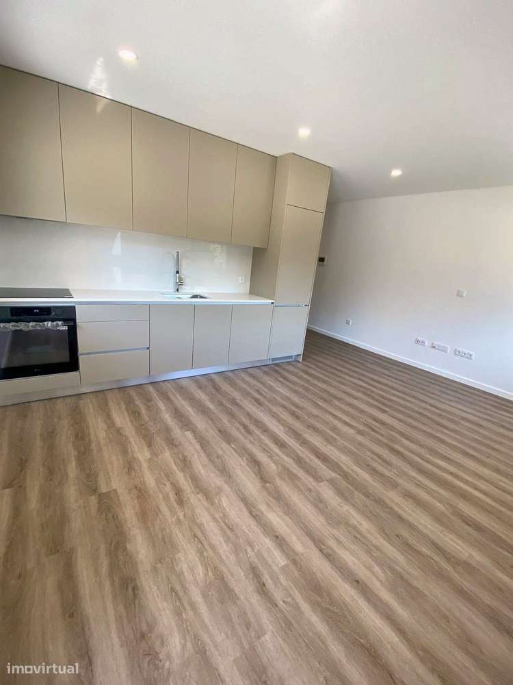 T2+Piso inferior — Sande S. Clemente, Guimarães — 215 000 €-0