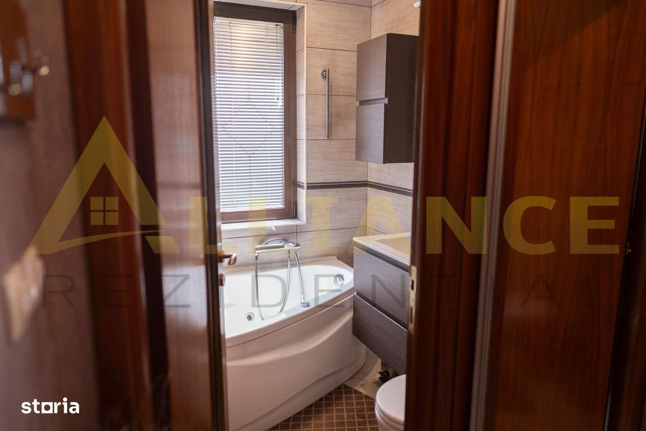 Vila de lux 7 camere si 7 bai + Piscina exterioara - Imagine principală: 4/20