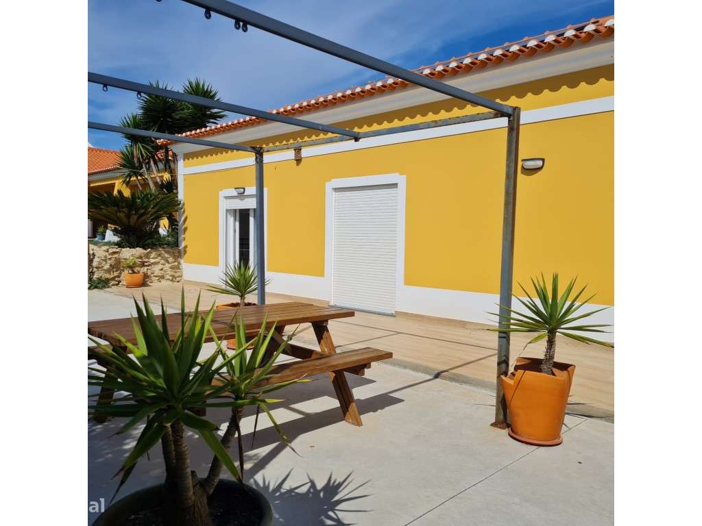 Vende-se moradia T8 junto á Praia da Assenta-21