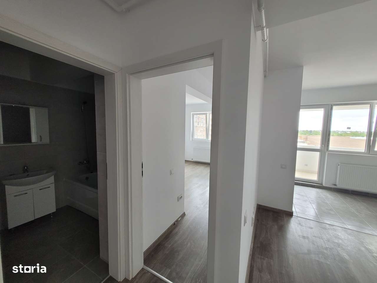 Metrou Aparatorii Patriei-Apt. 2 cam tip studio(tva 21% inclus) - Imagine principală: 5/7