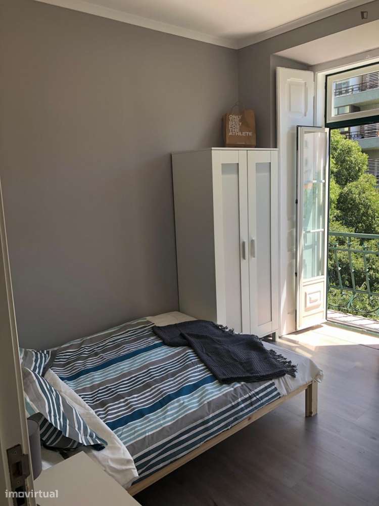 Quarto - localizado em São Sebastião Lisbon - Grande imagem: 4/8