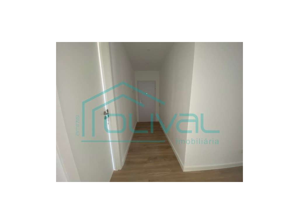 Apartamento t2 à venda na Rua São Francisco Xavier, 10-6