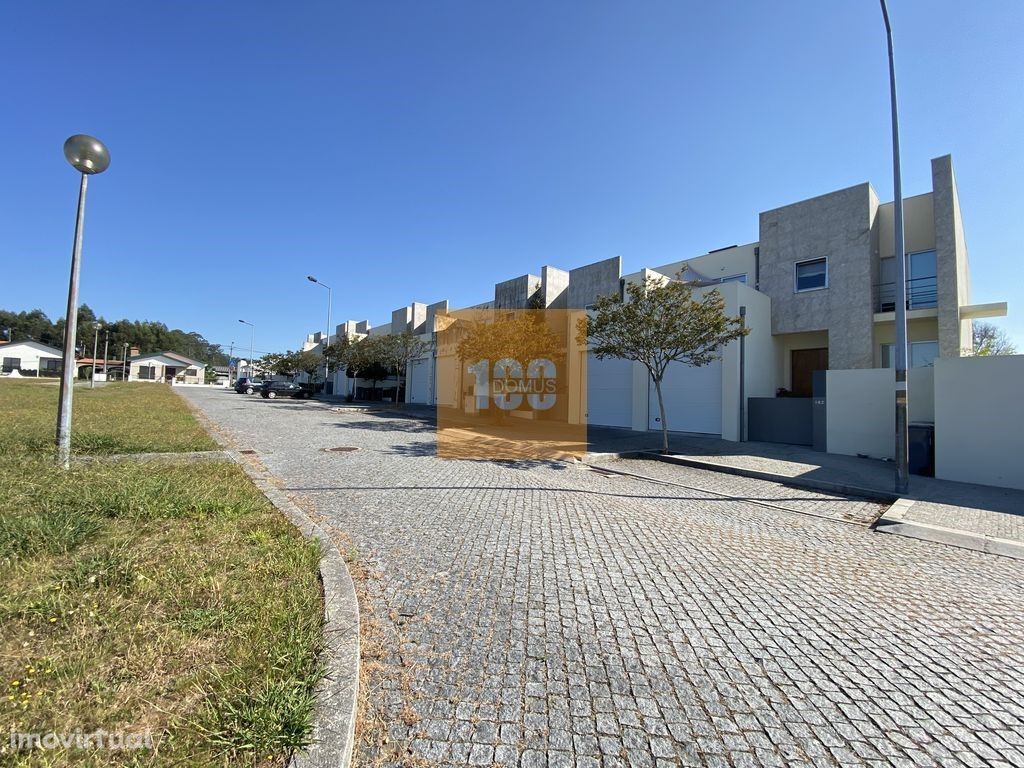 Lote para moradia V4 na Maia