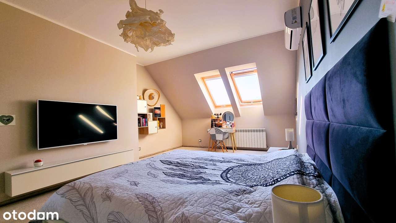 Przestronny_dom_6_pokojów_zadbany_ogród_fotowoltaika_kameralna_okolica-8