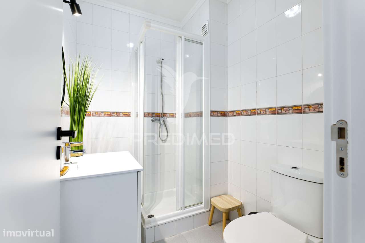 T3 em excelente estado com varanda, perto de Loures e acessos a Lisboa-8