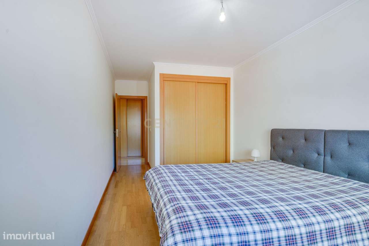 Apartamento T2 com Varanda em Loures - Oportunidade Única!-2