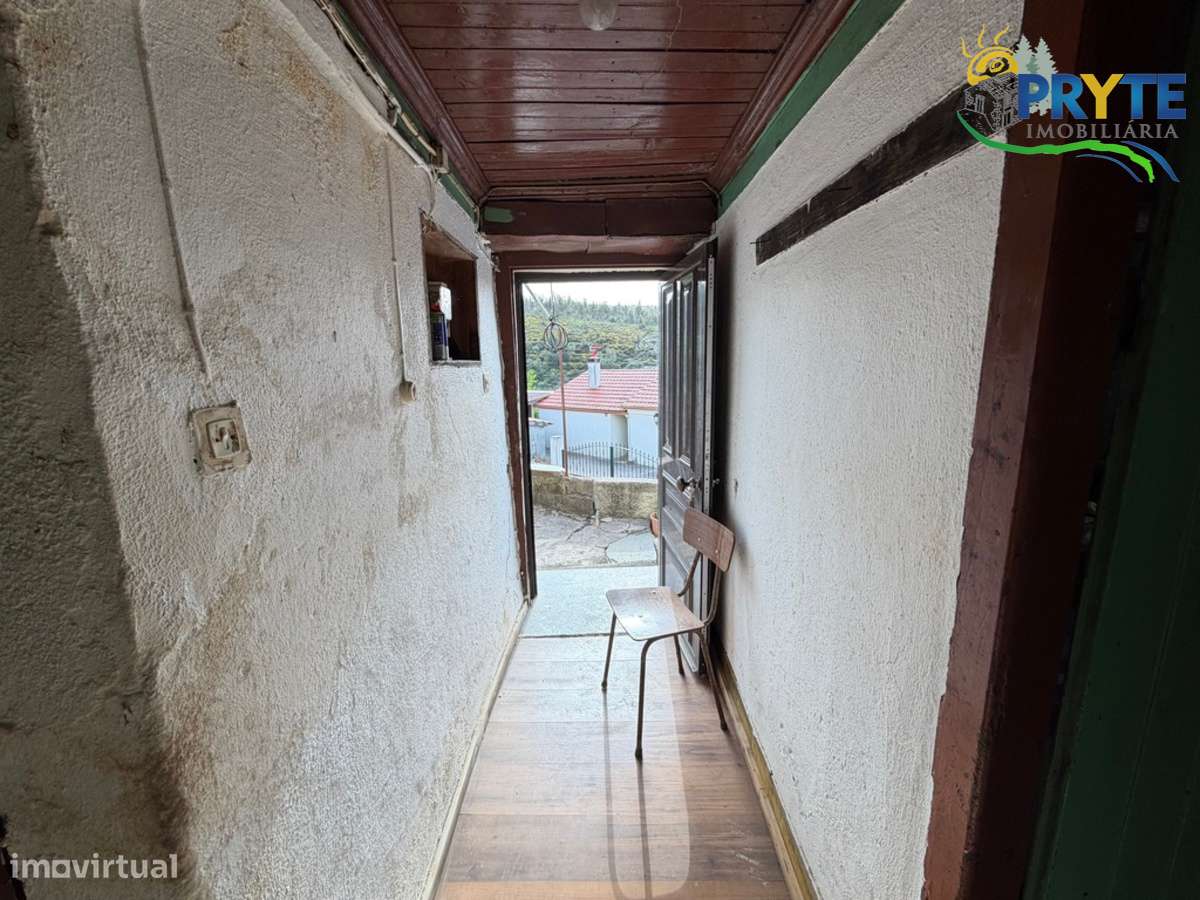 Moradia de 2 pisos na Freguesia da Ermida e Figueiredo-23