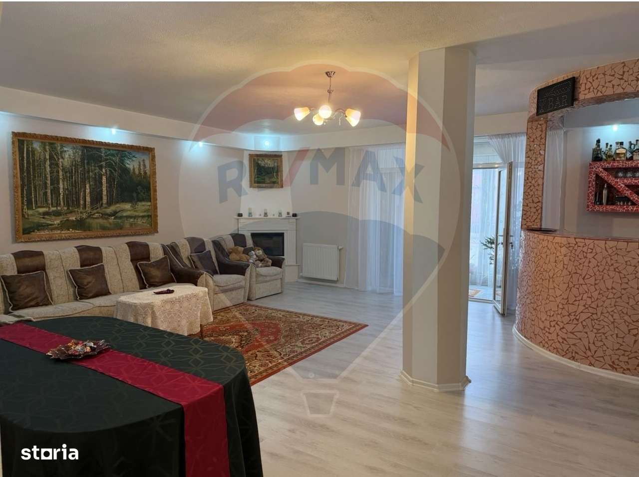 Casă / Vilă cu 6 camere de vânzare - Imagine principală: 4/14