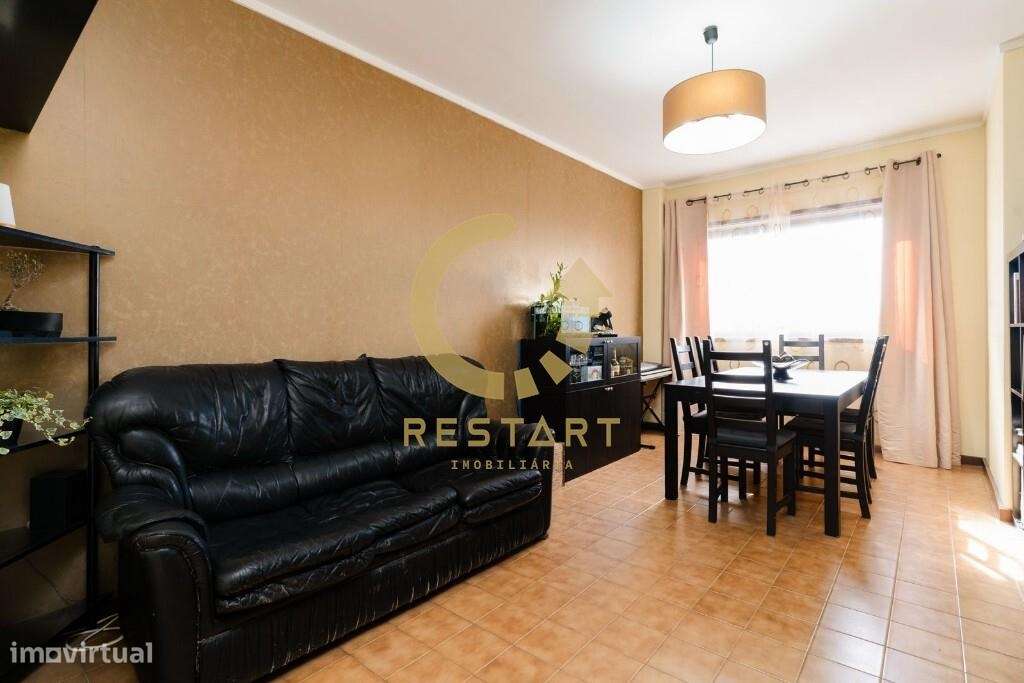 T2 - Parcialmente Renovado - Localização Premium - Vila Nova de Gaia-4