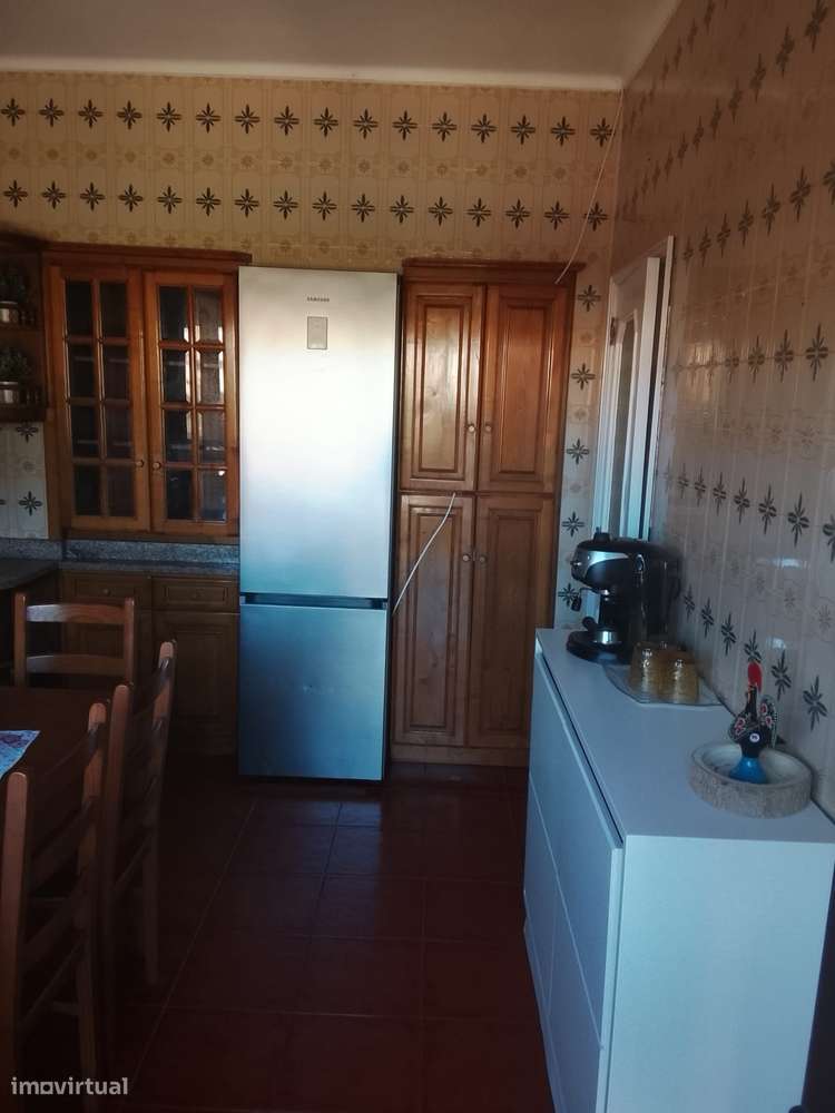 Moradia T3 com jardim, cave e varanda a 10min do Castelo da Maia-10